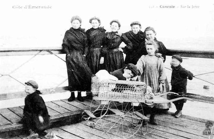 cancalaises_ sur-la-jetee.jpg